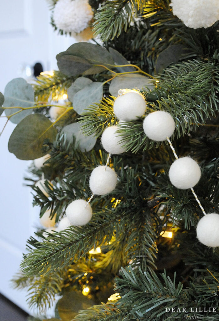 DIY Pom Pom Garland