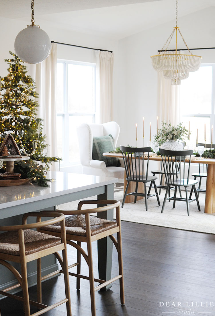 Green and White Christmas Table