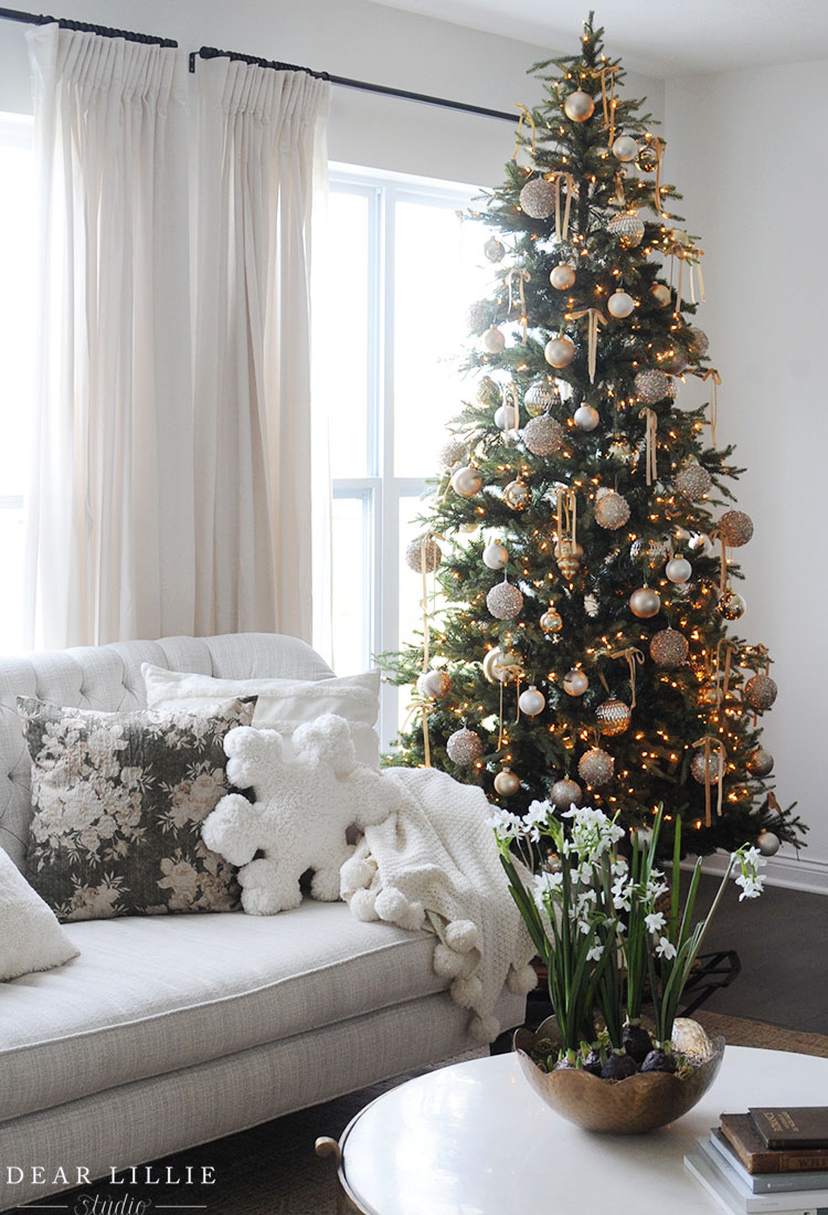 Ribbon Bows on Christmas Tree